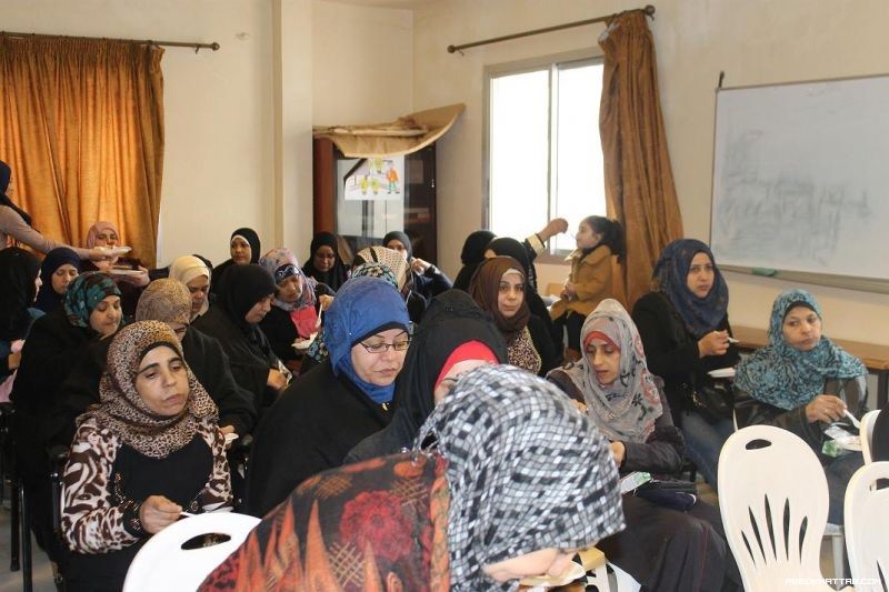 مؤسسة بيت اطفال الصمود في مخيم البداوي تكرم الامهات بمناسبة عيد يوم الام