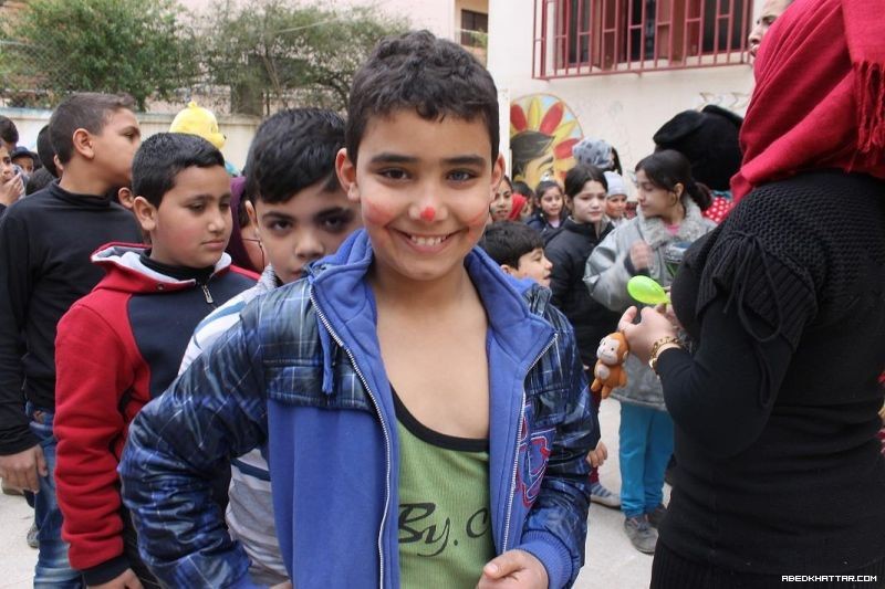 مؤسسة بيت اطفال الصمود تقيم نشاط ترفيهي في مخيم البداوي