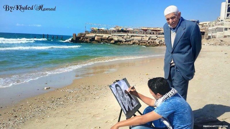 بالصور .. رسام فلسطيني يرسم لوحة للفنان محمد عساف والفنانة ميرنا عيسى