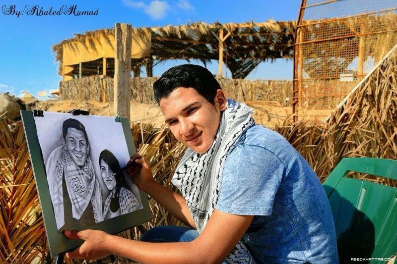 بالصور .. رسام فلسطيني يرسم لوحة للفنان محمد عساف والفنانة ميرنا عيسى