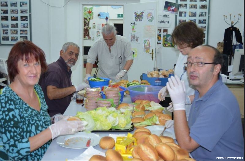 الجالية العربية الالمانية المستقلة تقدم مساعدات الى اللاجئين السوريين الجدد في برلين