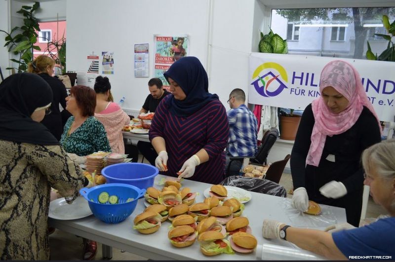 الجالية العربية الالمانية المستقلة تقدم مساعدات الى اللاجئين السوريين الجدد في برلين