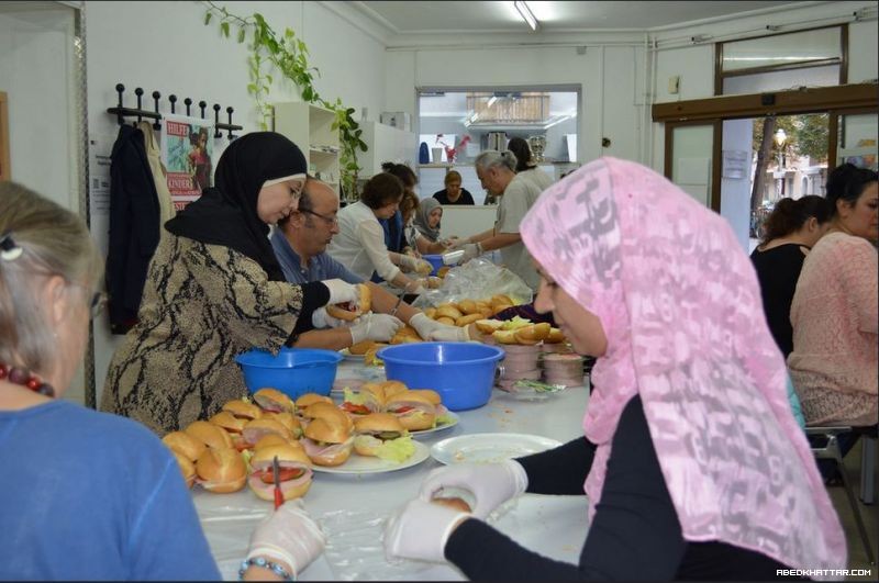 الجالية العربية الالمانية المستقلة تقدم مساعدات الى اللاجئين السوريين الجدد في برلين