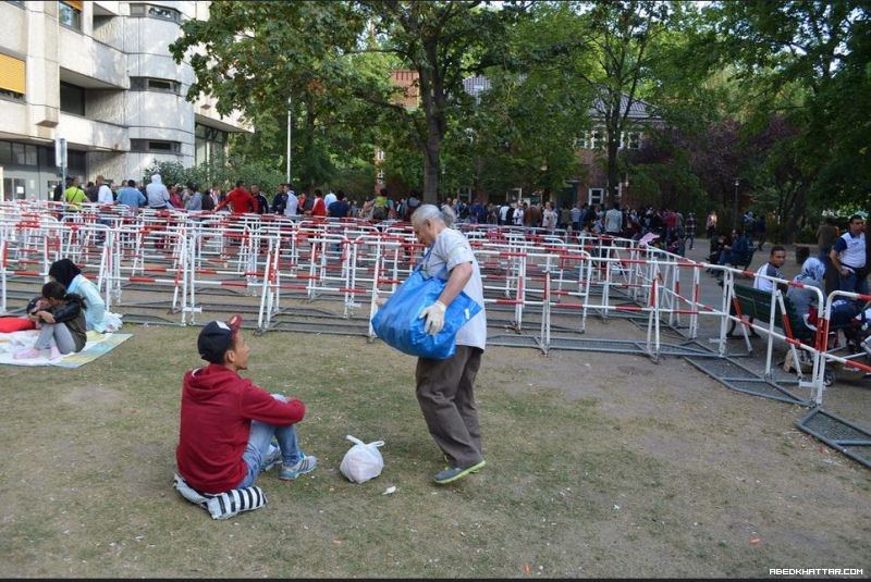 الجالية العربية الالمانية المستقلة تقدم مساعدات الى اللاجئين السوريين الجدد في برلين