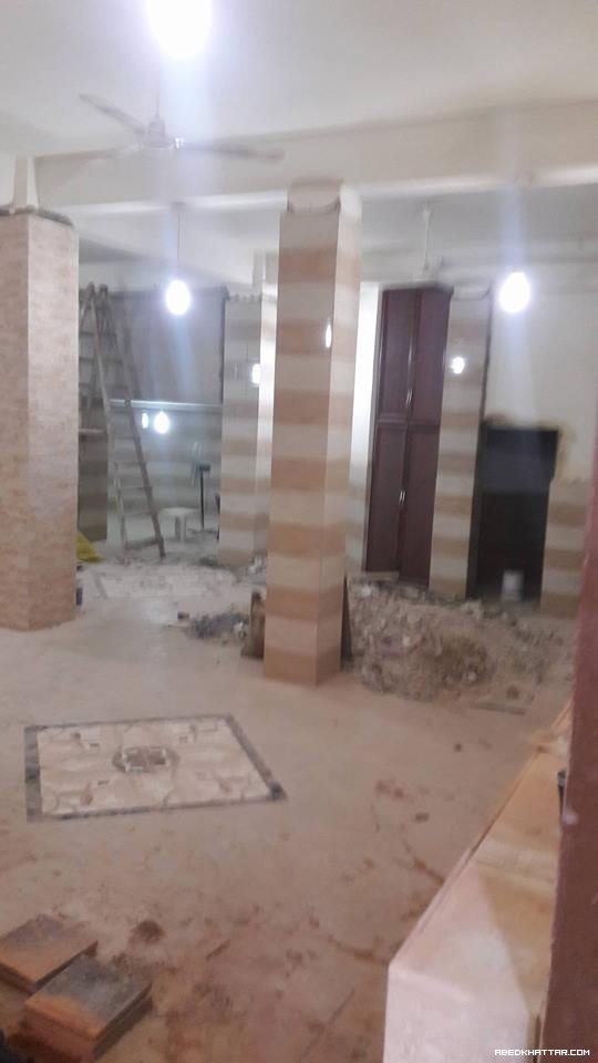 انشاء قاعة عزاء مسجد الخليفة عمر بن الخطاب أثناء الترميم قبل النهاية في مخيم البداوي